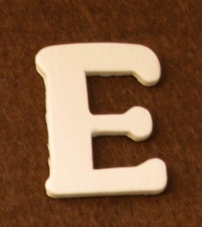 Vanerikirjain 4 cm, E - Kirjaimet ja numerot - 6160400 - 1