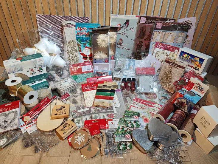 HUIPPUPAKETTI! Menneiden Joulujen - Askartelupakkaukset ja -lehdet - POS35 - 1