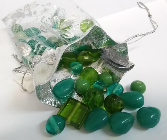 Lasihelmilajitelma 50g Kesäinen Niitty - Lasihelmet - B906 - 1